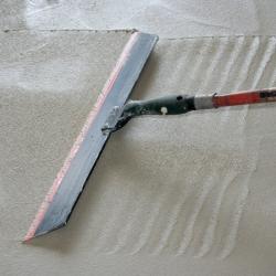 22" GG246 Paca wygładzająca do żywic, betonu z miękkim ostrzem oraz miękkim uchwytem z gwintem KRAFT TOOL